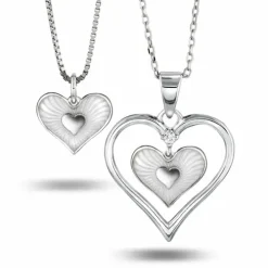 Pia & Per Barn Smycken^Mor och barn Hjärta vit emalj inkl kedja